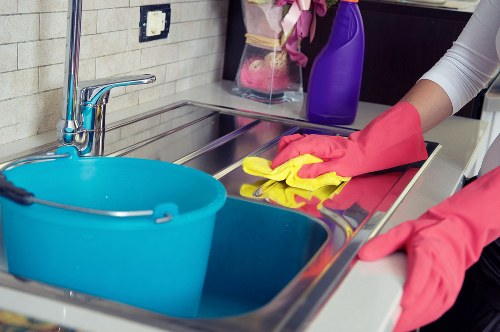 Deep cleaning support for an E17 home kitchen and living space